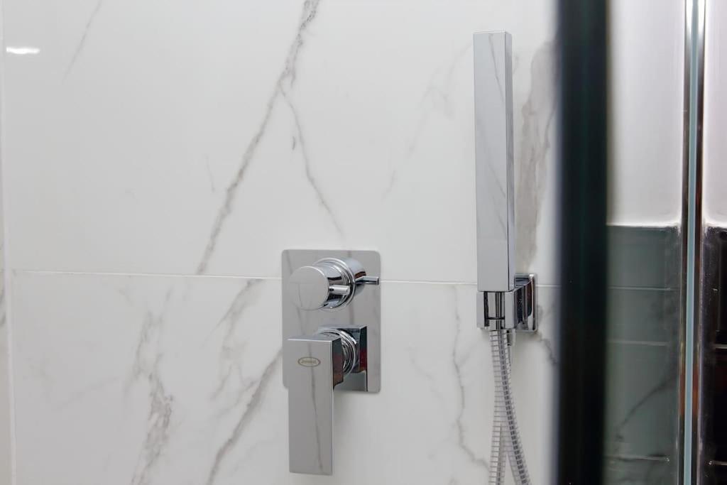 Ostiense Upsidedown Apartment Roma Ngoại thất bức ảnh